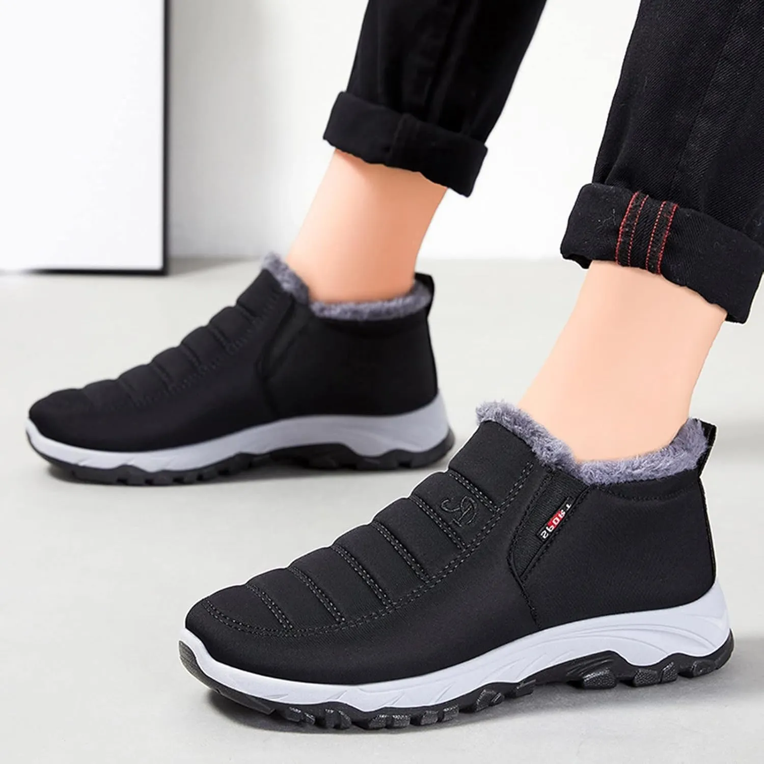 Snow Boots Men Warm Faux Furry Lined Footwear Waterproof Outdoor Lightweight Winter Boots Slip on Ankle Booties Non-slip Climbing Shoes Hiking Boots